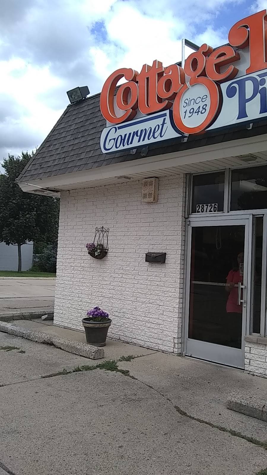 Cottage Inn Pizza | meal delivery | 28726 Utica Rd, Roseville, MI 48066, USA | 5863430005 OR +1 586-343-0005