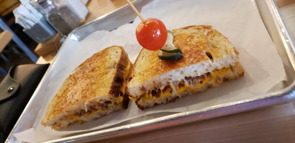 Dallas Grilled Cheese Co. (Mockingbird Station) | restaurant | 5319 E Mockingbird Ln, Dallas, TX 75206, USA | 4696202121 OR +1 469-620-2121