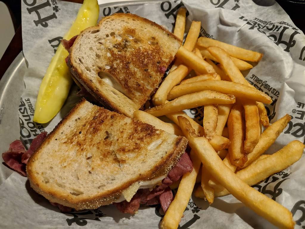 Hooley House Sports Pub & Grille | restaurant | 7861 Reynolds Rd, Mentor, OH 44060, USA | 4409426611 OR +1 440-942-6611