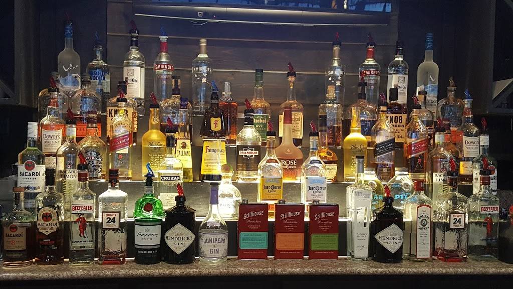 Tradewinds Waterfront Restaurant | restaurant | 9301 S Fairfax Rd, Bloomington, IN 47401, USA | 8128242628 OR +1 812-824-2628