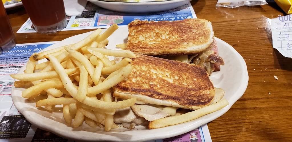 Reds Sandwich Shop | restaurant | 15 Central St, Salem, MA 01970, USA | 9787453527 OR +1 978-745-3527