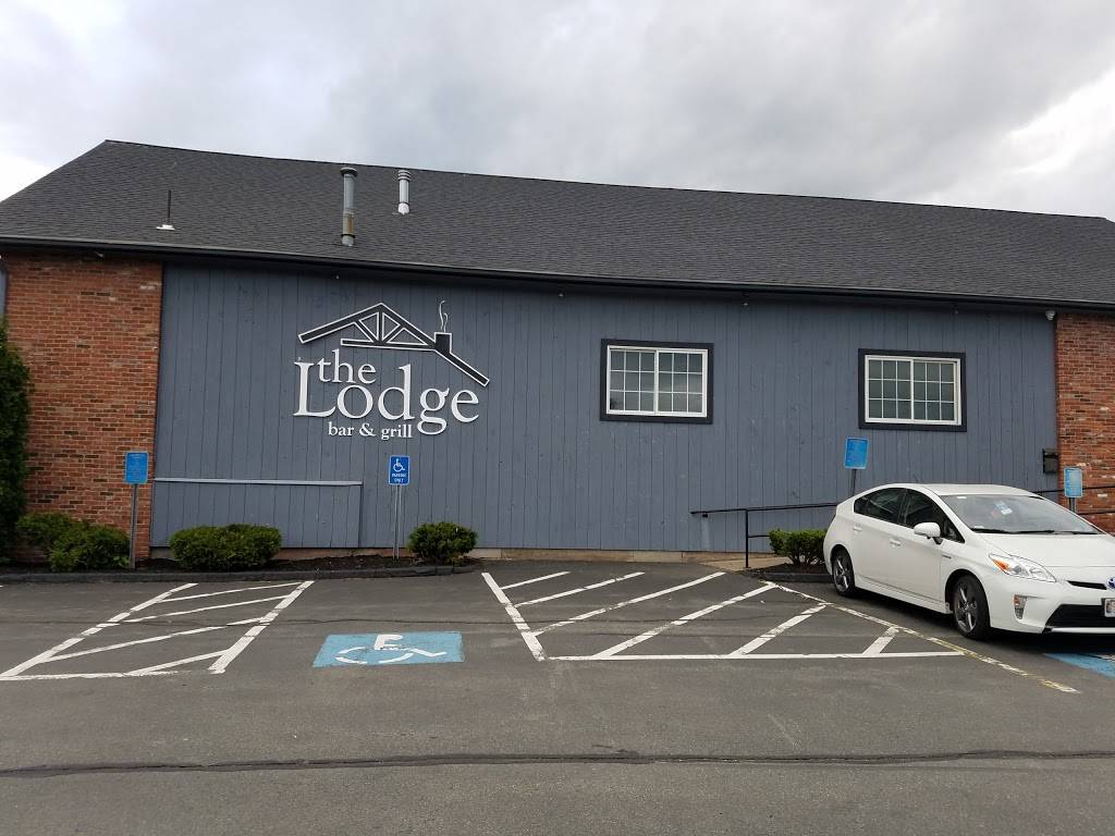 The Lodge Bar & Grill | restaurant | 1064 N Main St, Randolph, MA 02368, USA | 7819611600 OR +1 781-961-1600