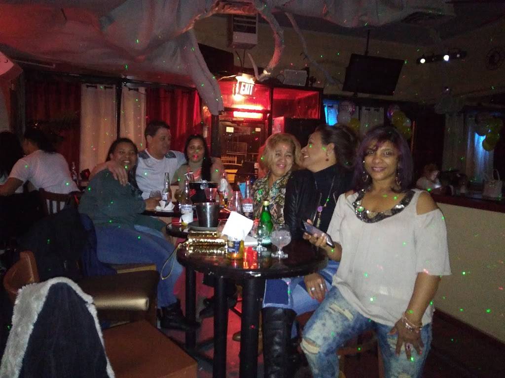 Legends | restaurant | 1735 E 172nd St, Bronx, NY 10472, USA | 3472700123 OR +1 347-270-0123