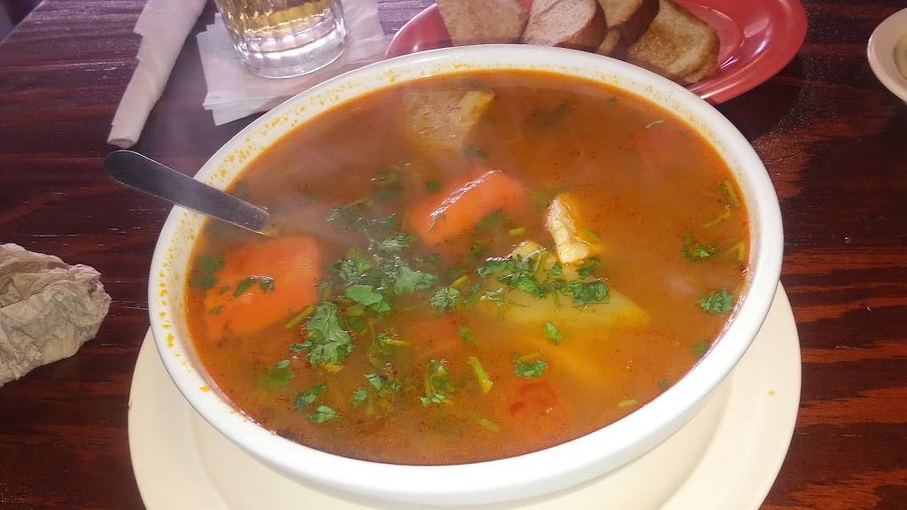 Los 3 Amigos Seafood & Oyster Bar | restaurant | 19786 TX-105, Montgomery, TX 77356, USA | 9364482000 OR +1 936-448-2000