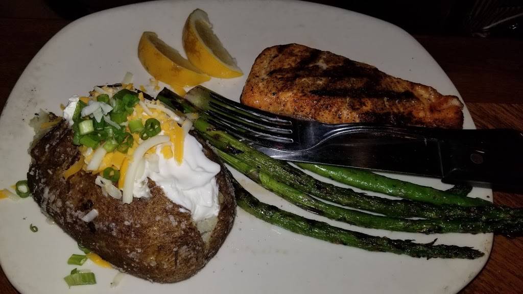 Outback Steakhouse | restaurant | 1761 N Victory Pl, Burbank, CA 91502, USA | 8185672717 OR +1 818-567-2717