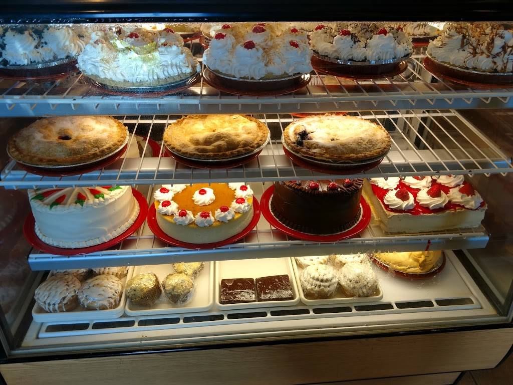 Christos Family Dining | restaurant | 1951 S Heaton St, Knox, IN 46534, USA | 5747727006 OR +1 574-772-7006