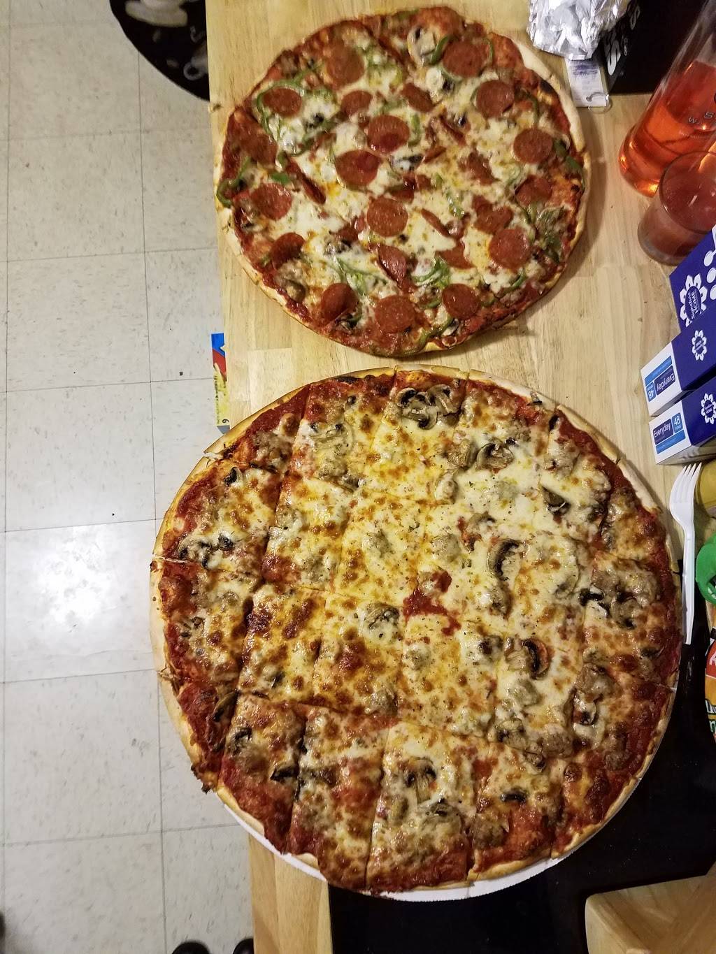 Pizzeria At the Point | restaurant | 631 N State St, Lockport, IL 60441, USA | 8158363838 OR +1 815-836-3838