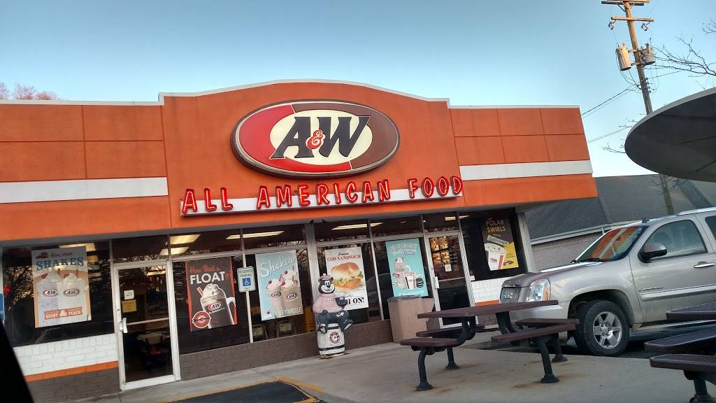A&W Restaurant | restaurant | 1200 N Monroe St, Monroe, MI 48162, USA | 7342423330 OR +1 734-242-3330