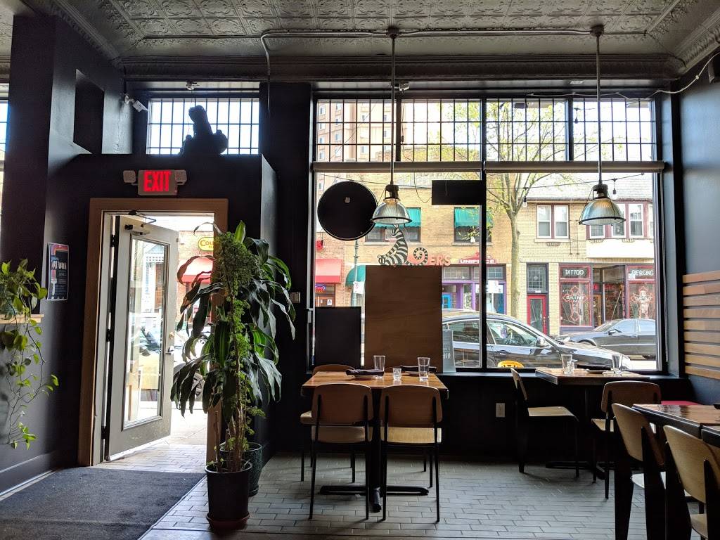 Easy Tyger | restaurant | 1230 E Brady St, Milwaukee, WI 53202, USA | 4142266640 OR +1 414-226-6640