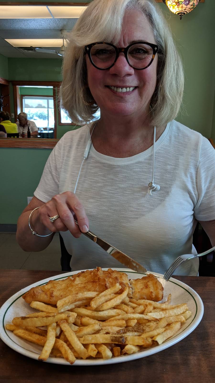 Mr. Chips | restaurant | 721 Lennox and Addington County Rd 41, Napanee, ON K7R 3L2, Canada | 6133542000 OR +1 613-354-2000