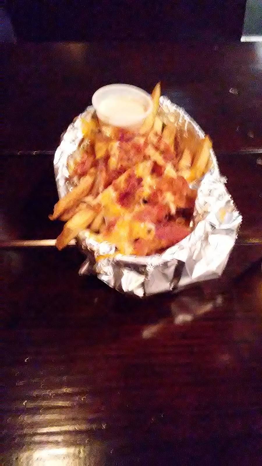 Black Horse Tavern | restaurant | 100 W Liberty St, Girard, OH 44420, United States | 3305455500 OR +1 330-545-5500