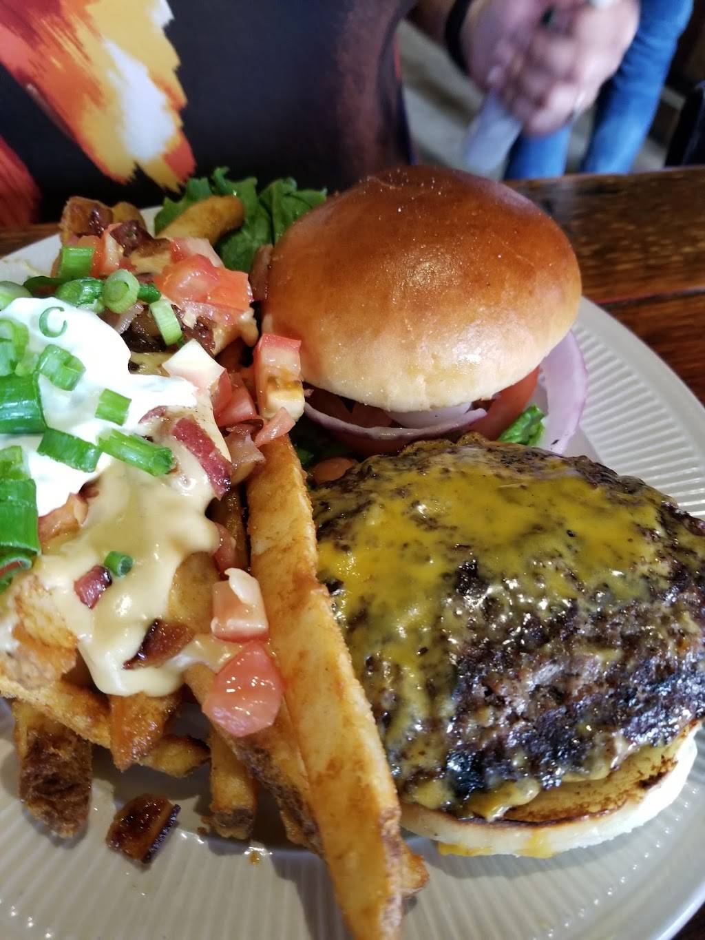 Bo Macs | restaurant | 219 16th Ave SE, Cedar Rapids, IA 52401, USA | 3198263154 OR +1 319-826-3154