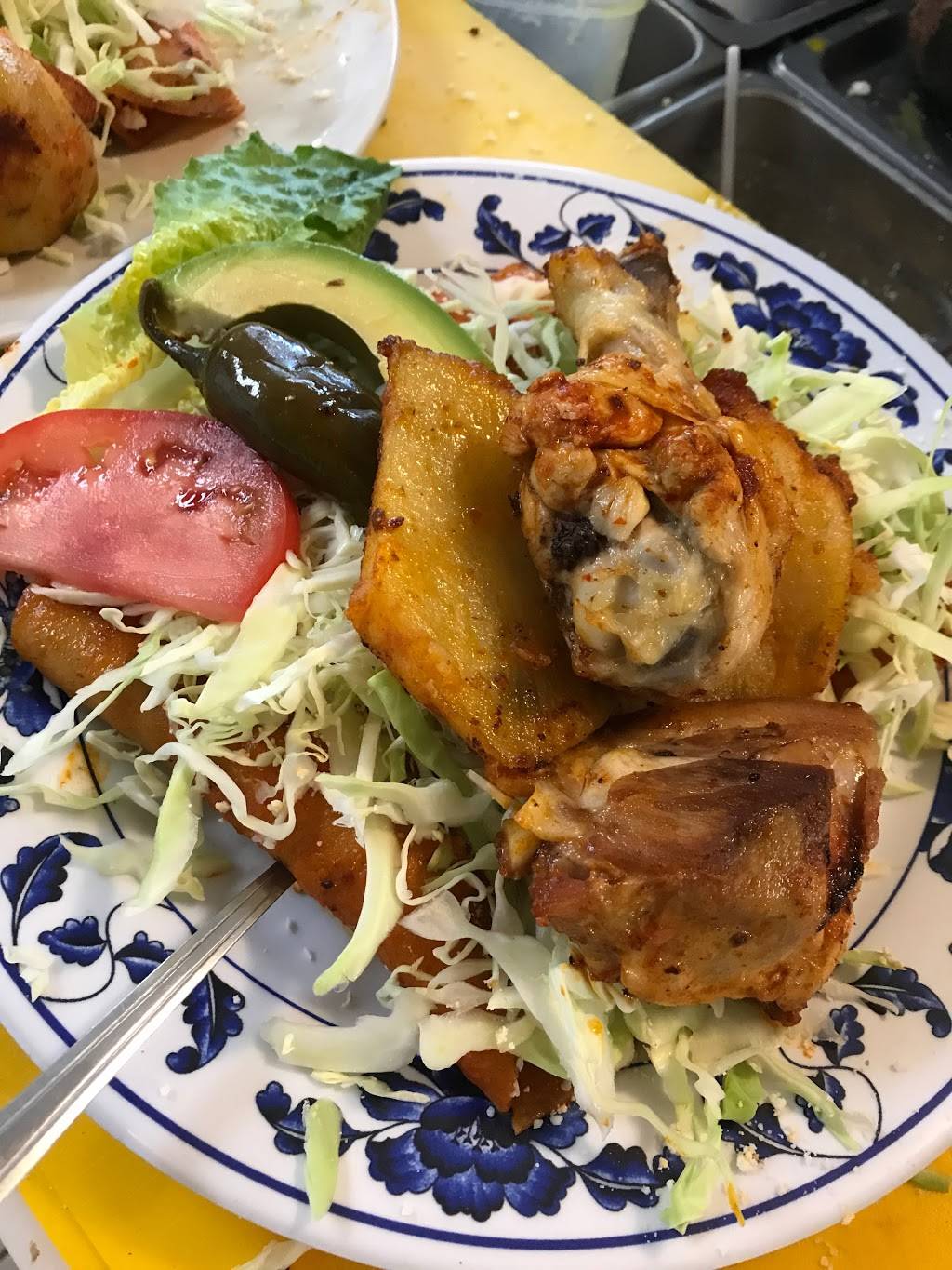 Taqueria La Michoacana | restaurant | 2020 E Main St, Woodland, CA 95776, USA | 5306611383 OR +1 530-661-1383