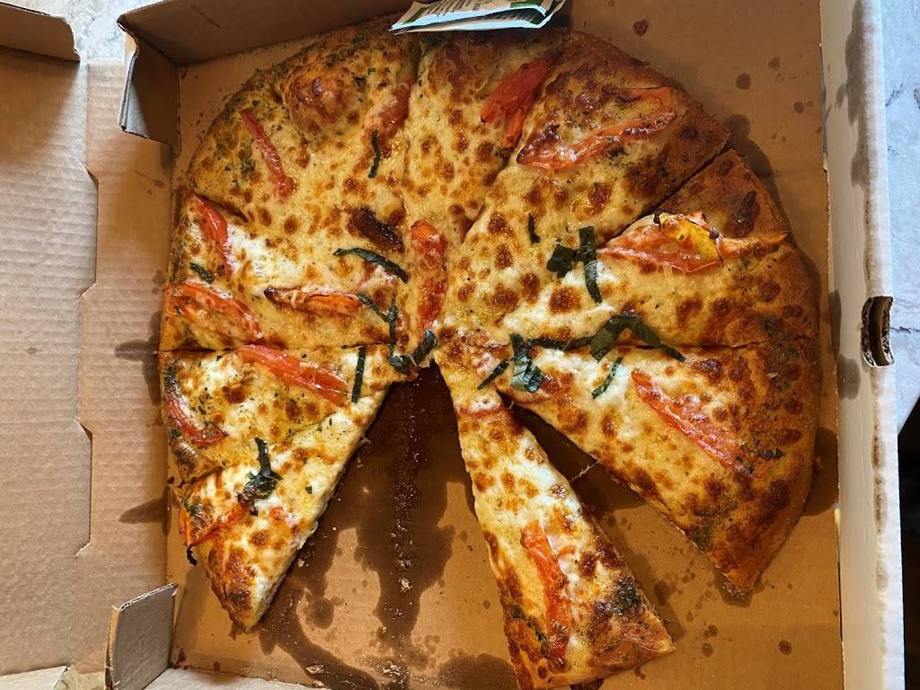 Center Court Pizza and Brew | restaurant | 24345 Gosling Rd #100, Spring, TX 77389, USA | 8328436057 OR +1 832-843-6057