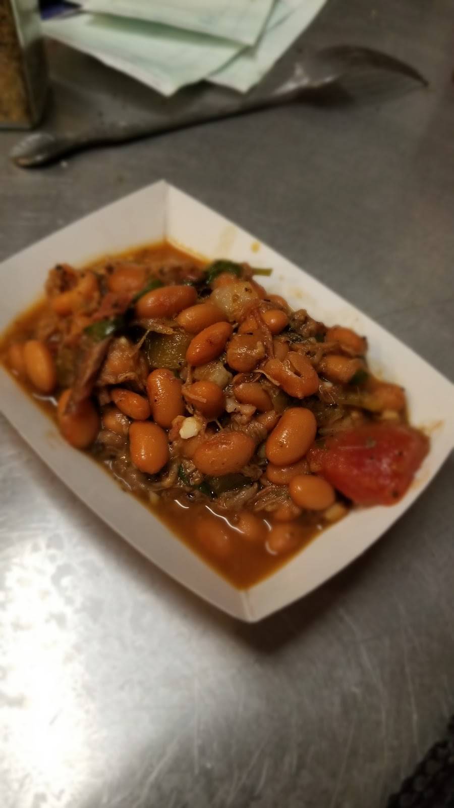 Outlaw Barbecue | restaurant | 180 W B St, Dixon, CA 95620, USA | 4156225546 OR +1 415-622-5546