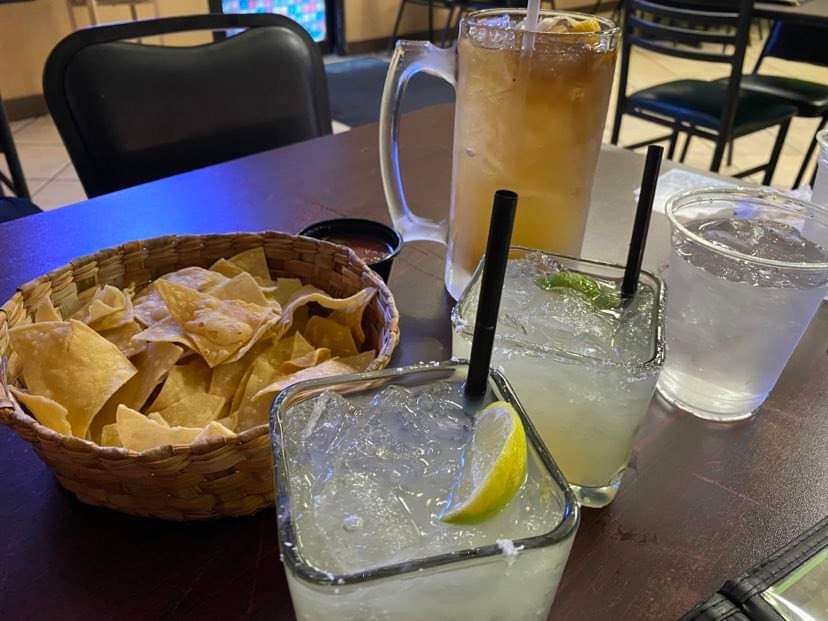 Silvias Lindo Sinaloa | restaurant | 2064 AZ-95 #6, Bullhead City, AZ 86442, USA | 9282850423 OR +1 928-285-0423