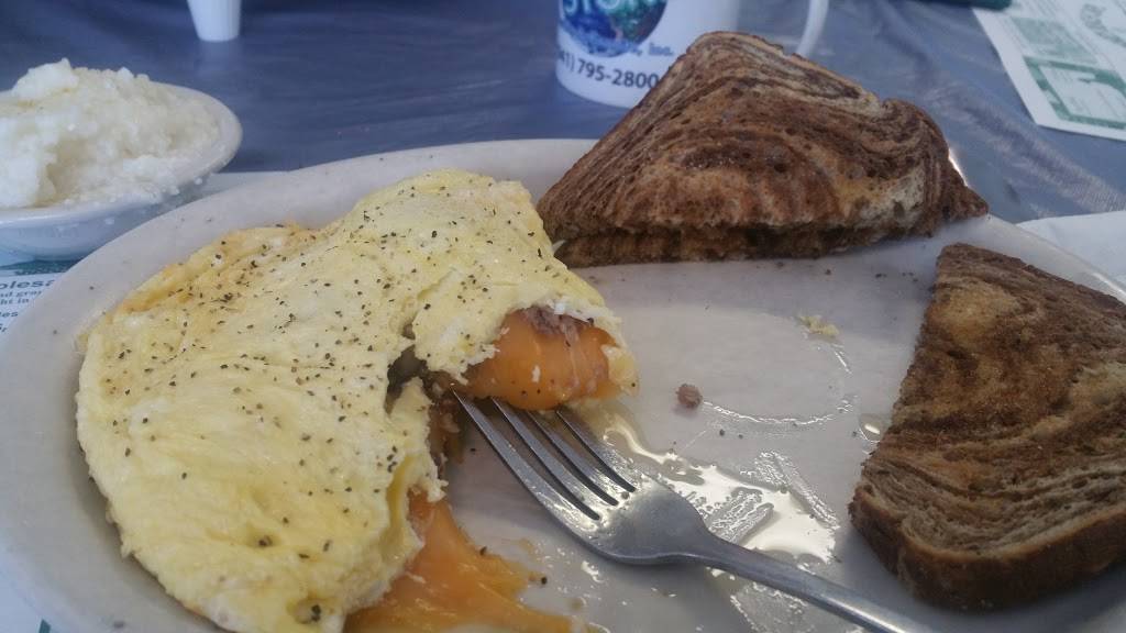 Minnies Beach Cafe | cafe | 5360 Gulf Dr, Holmes Beach, FL 34217, USA | 9417784140 OR +1 941-778-4140