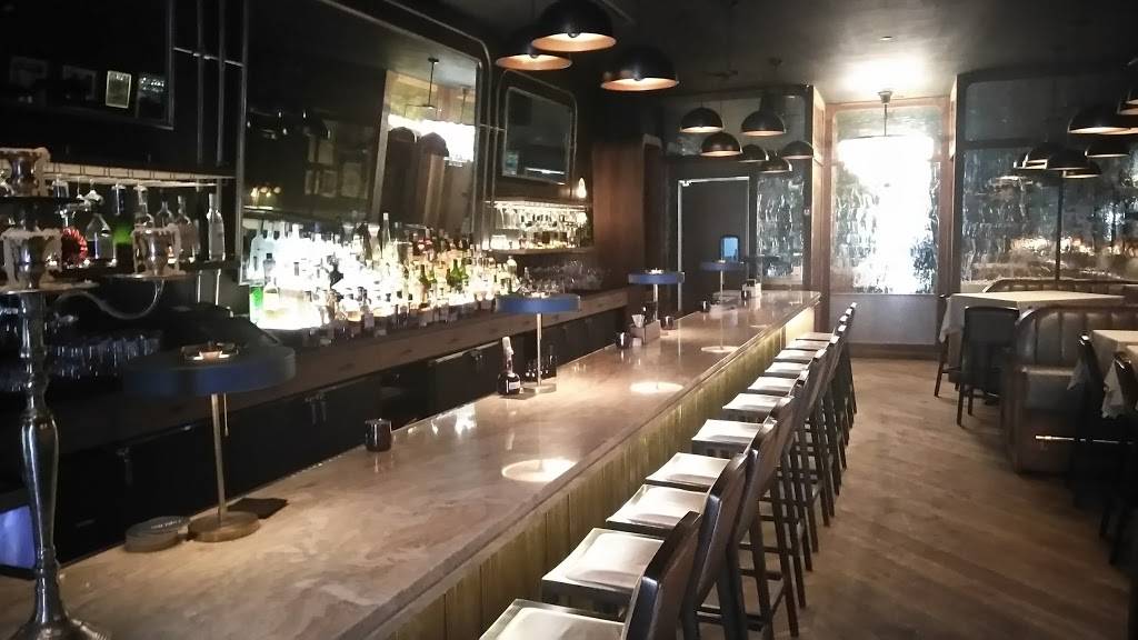 Eight Bar and Patio | restaurant | 8 W Maple St #1, Chicago, IL 60610, USA | 3129448888 OR +1 312-944-8888