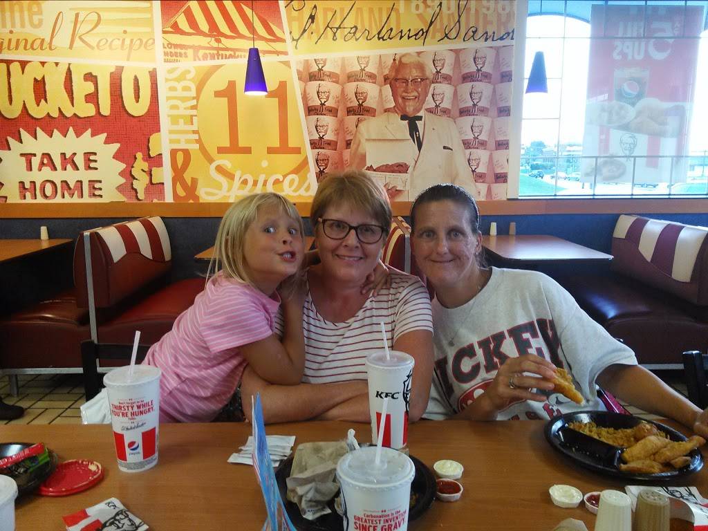 Long John Silvers | restaurant | 8055 Holiday Pl, Florence, KY 41042, USA | 8593714569 OR +1 859-371-4569