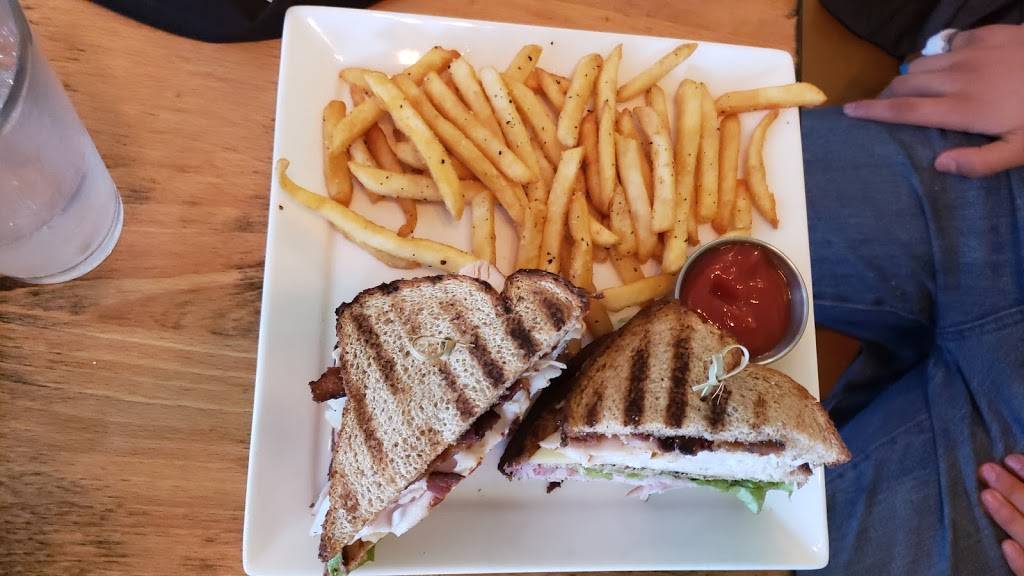 Danielles Scratch Kitchen | restaurant | 872 W Happy Canyon Rd #100, Castle Rock, CO 80108, USA | 3035249788 OR +1 303-524-9788