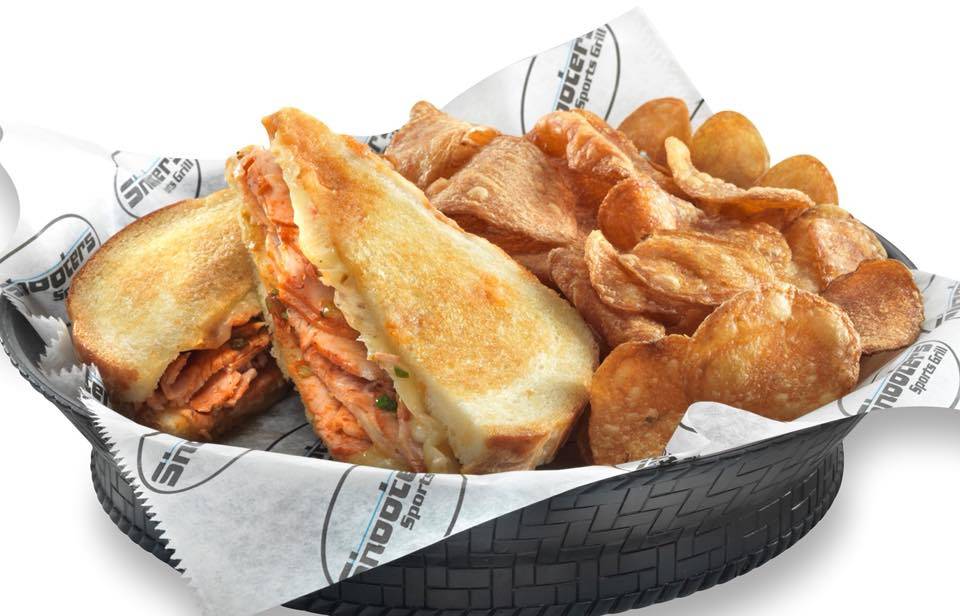 Shooters Sports Grill | restaurant | 1081 Smiley Ave, Cincinnati, OH 45240, USA | 5139960790 OR +1 513-996-0790