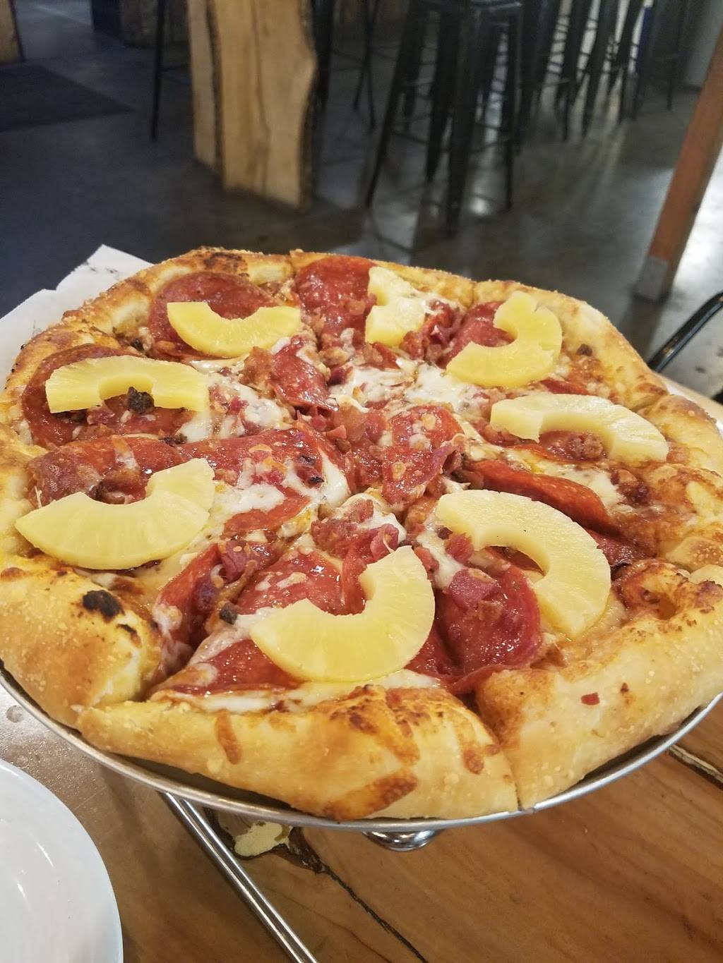 Schmizza Pub & Grub | restaurant | 2700 NE 82nd Ave, Portland, OR 97220, USA | 5032579992 OR +1 503-257-9992