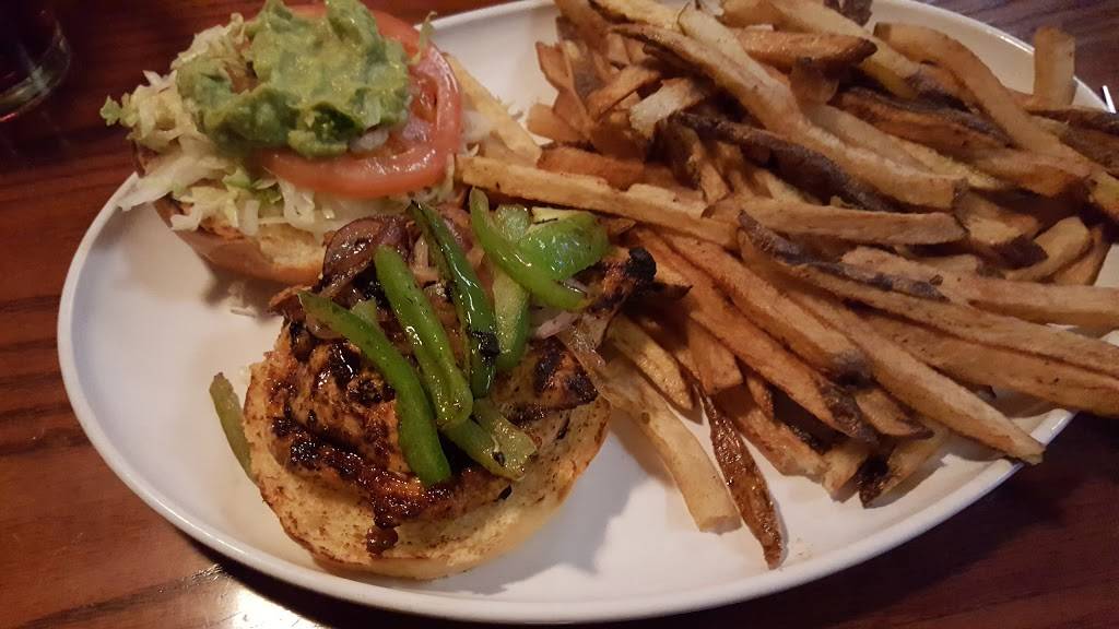 Paninis Bar & Grill | restaurant | 8870 Darrow Rd, Twinsburg, OH 44087, USA | 3309630095 OR +1 330-963-0095