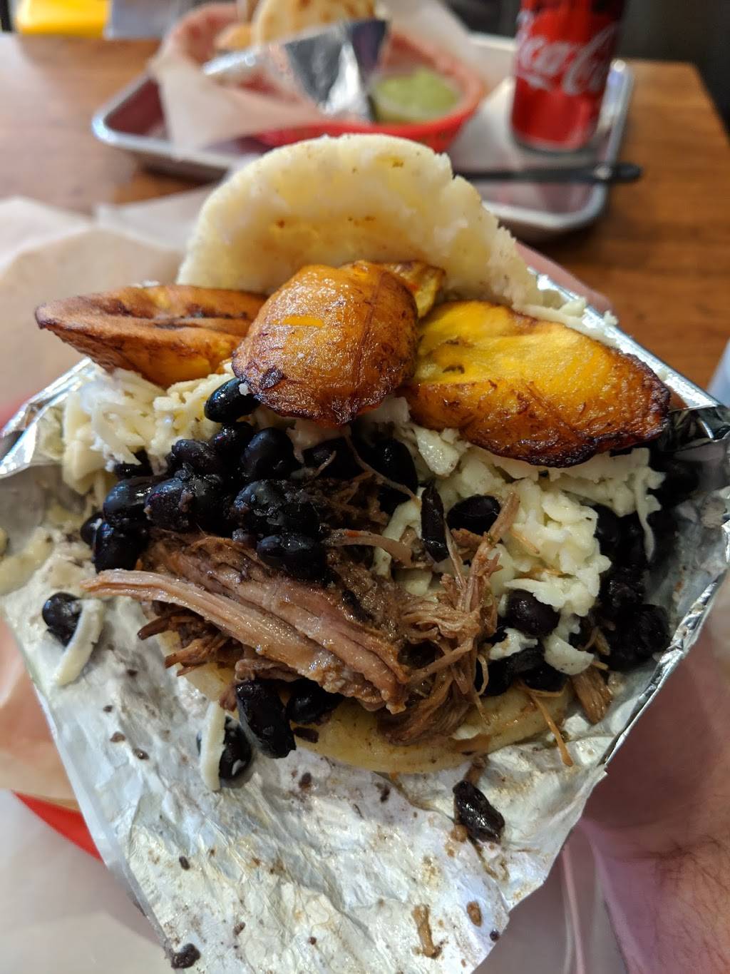 Sweet Pepper Venezuelan Food Bar | restaurant | 2604 W Lawrence Ave, Chicago, IL 60625, USA | 8722085665 OR +1 872-208-5665