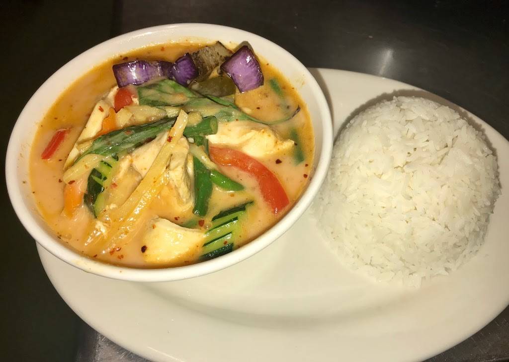 Coconut Thai Asian Bistro | restaurant | 4150 Mission Blvd #113, San Diego, CA 92109, USA | 8582722456 OR +1 858-272-2456