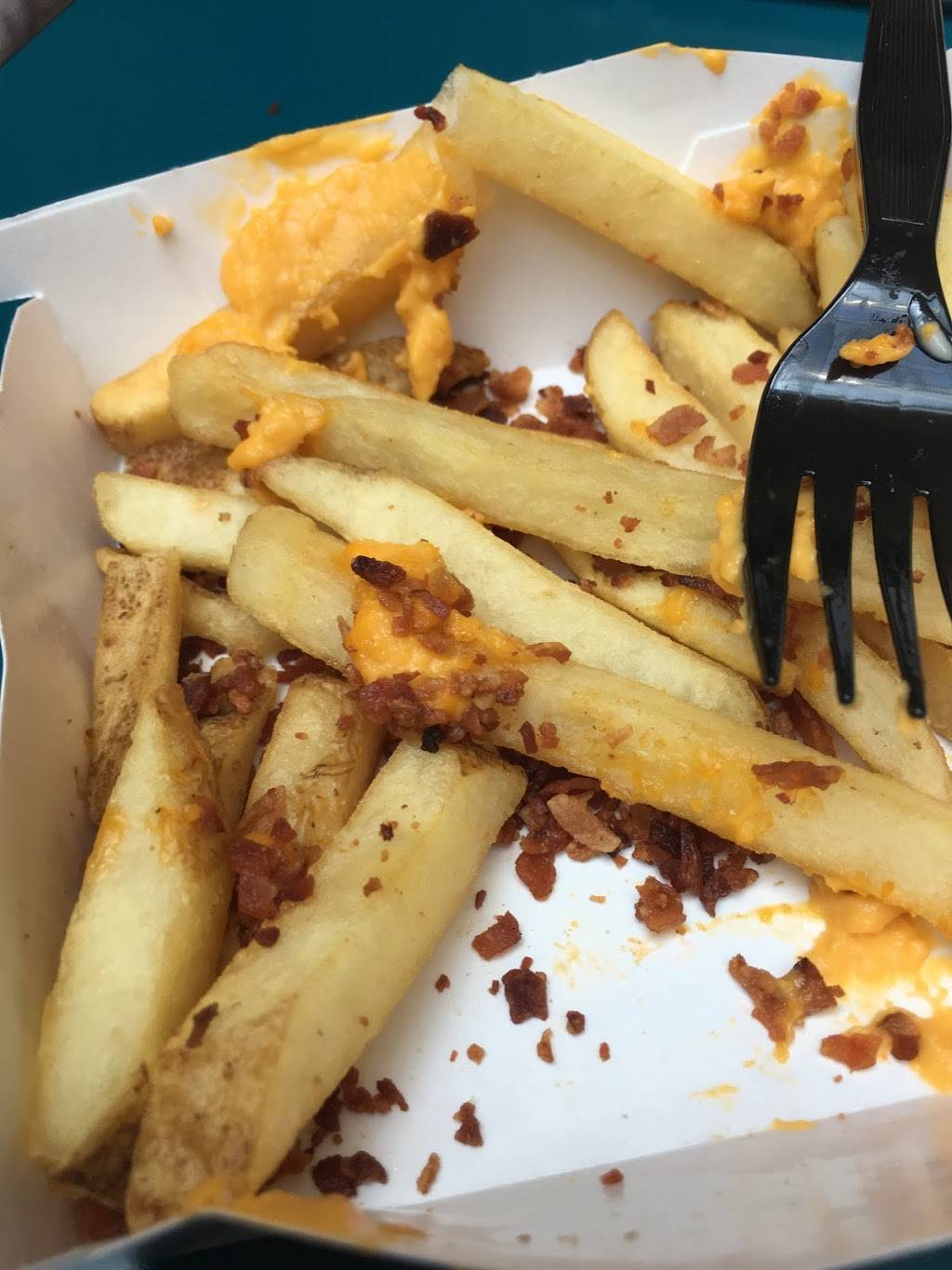 Charleys Philly Steaks | restaurant | 6901 Security Blvd, Space FC3, Baltimore, MD 21244, USA | 4102656000 OR +1 410-265-6000