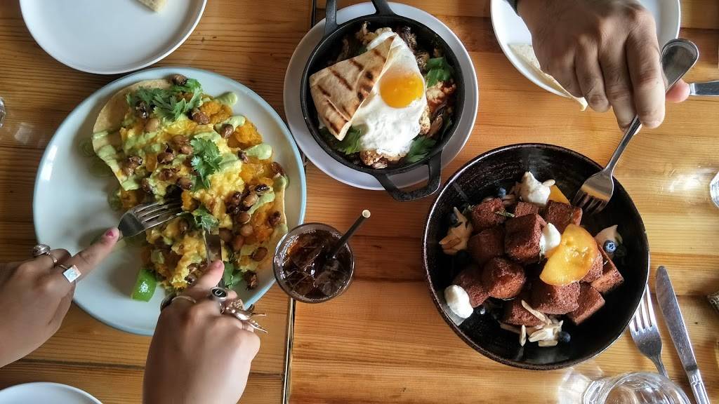 Gold Cash Gold | restaurant | 2100 Michigan Ave, Detroit, MI 48216, USA | 3132420770 OR +1 313-242-0770