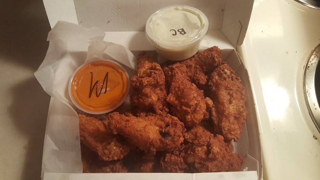 Tony Bs Pizza | meal delivery | 1340 Crystal Ln, Chaska, MN 55318, USA | 9525560088 OR +1 952-556-0088