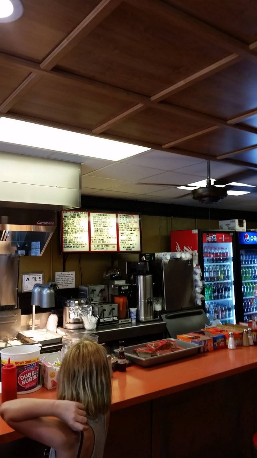 Snoopys Hot Dogs & More | restaurant | 1931 Wake Forest Rd, Raleigh, NC 27608, USA | 9198330992 OR +1 919-833-0992