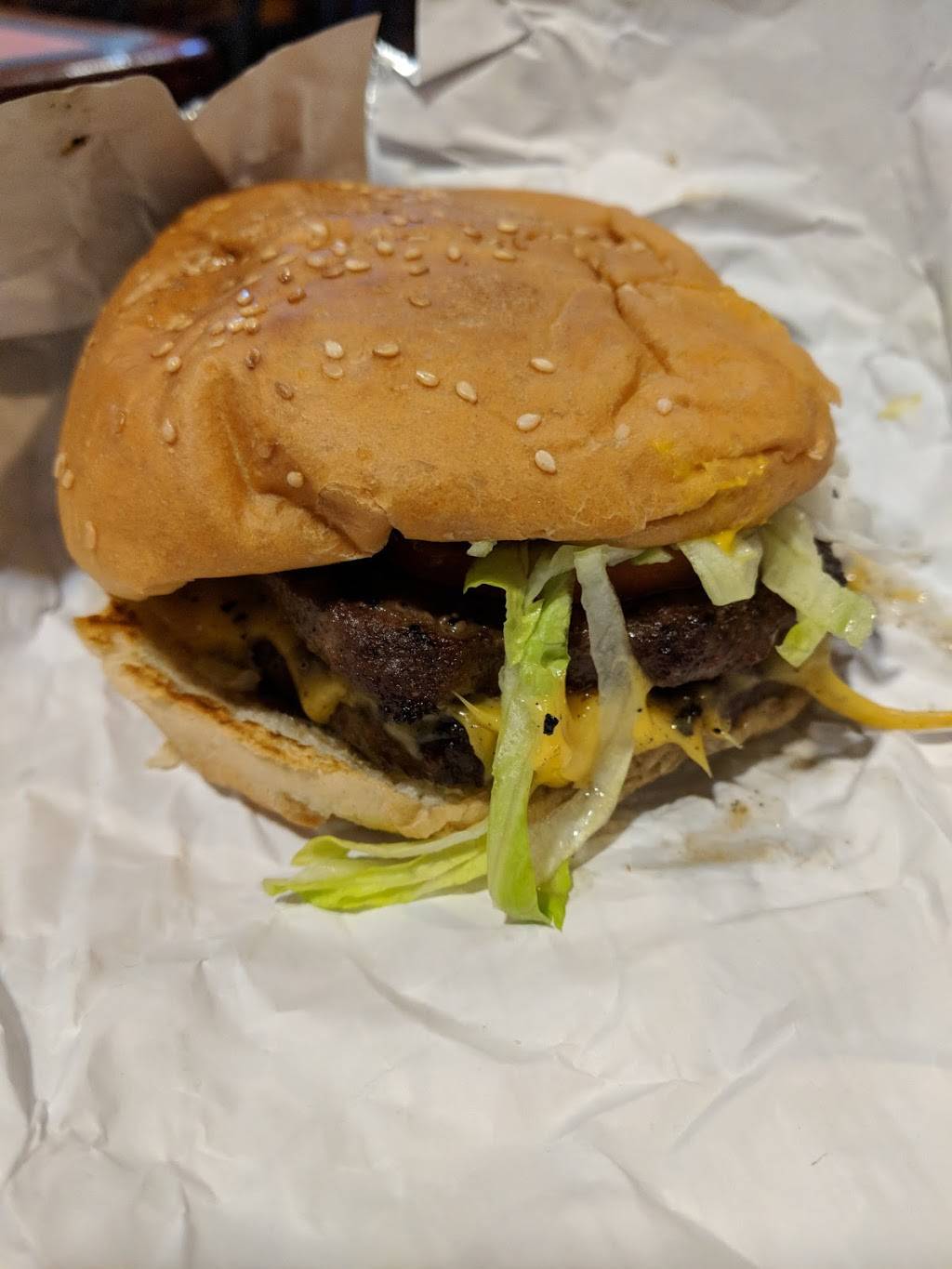 Barrie Burger | restaurant | 409 Yonge St, Barrie, ON L4N 4E1, Canada | 7057259700 OR +1 705-725-9700