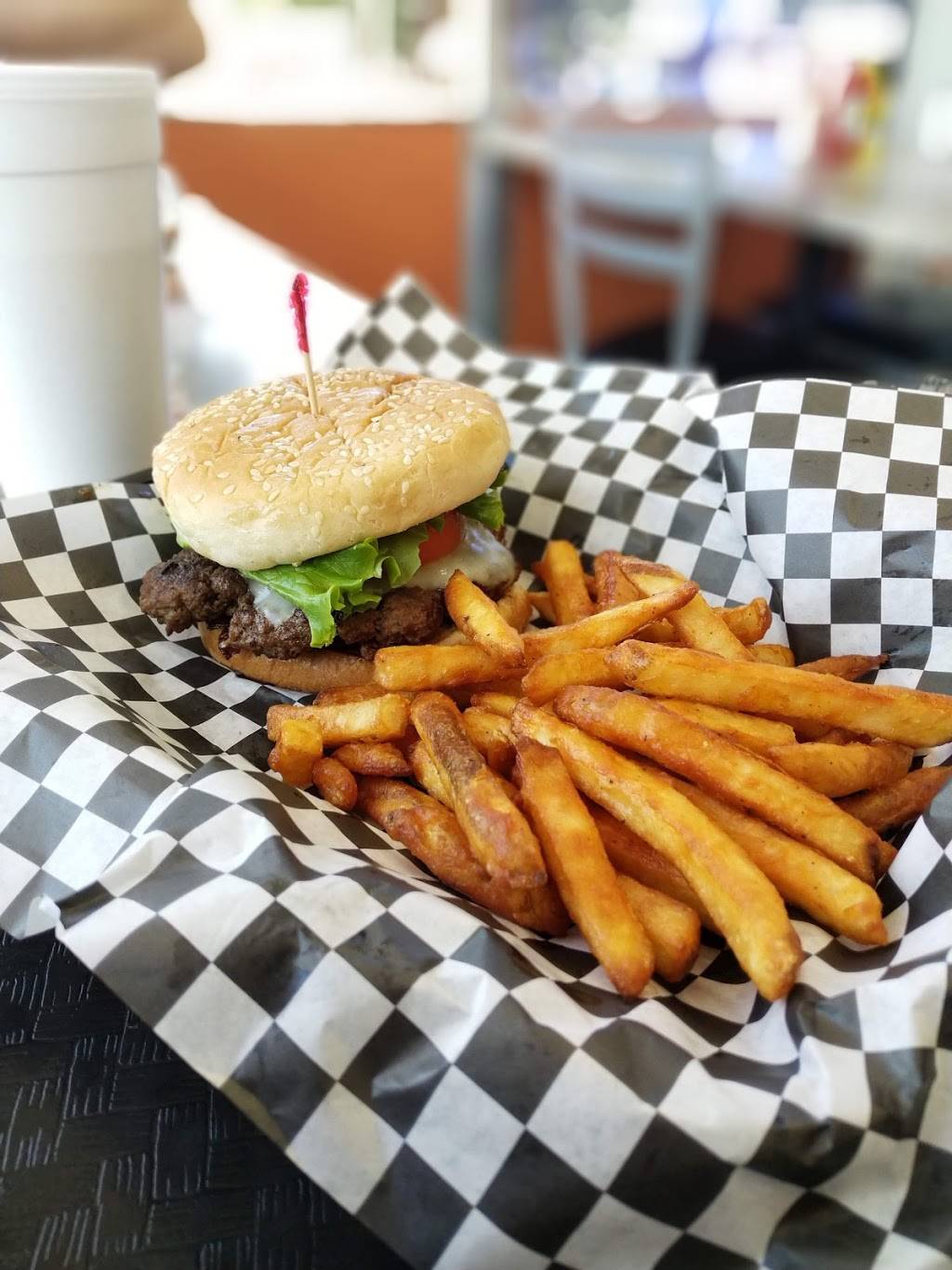 Supreme Burger | restaurant | 1827 Columbia Dr suite a, Decatur, GA 30032, USA | 4042888988 OR +1 404-288-8988