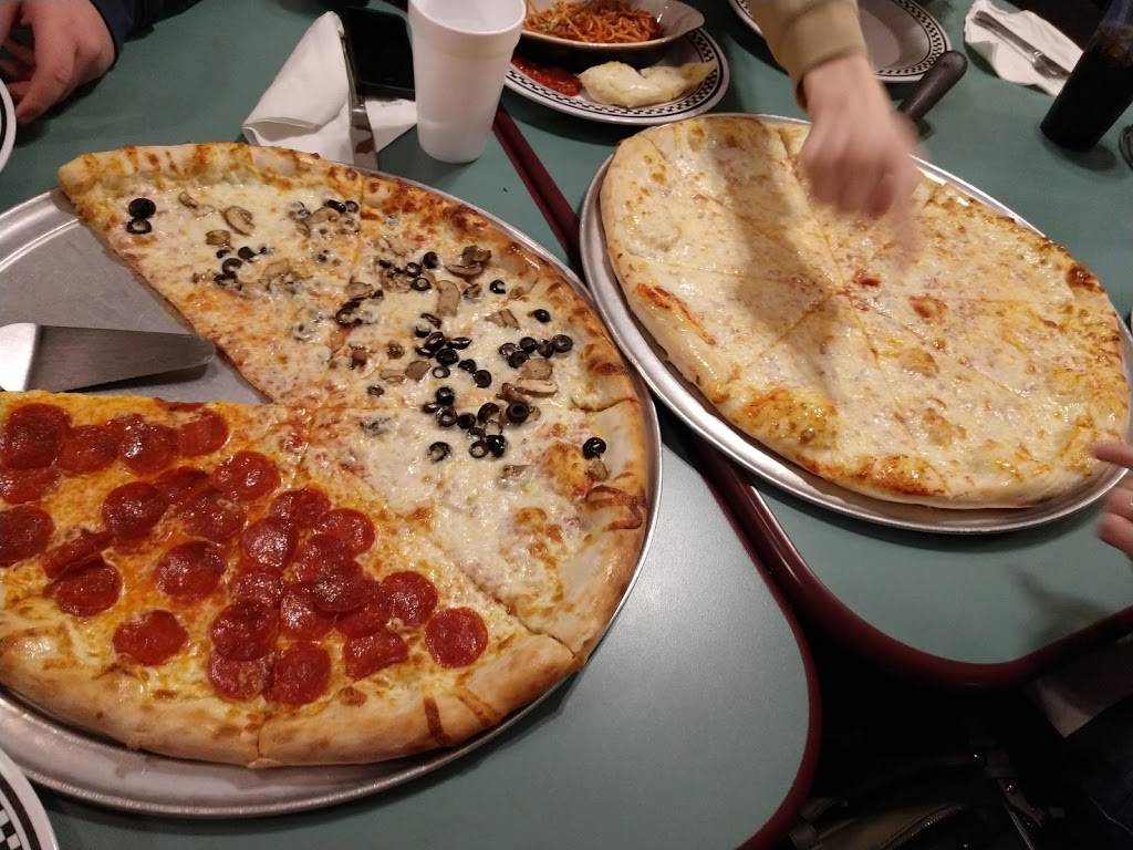 Mama Mia | restaurant | 113 3rd St, Baraboo, WI 53913, USA | 6083550373 OR +1 608-355-0373