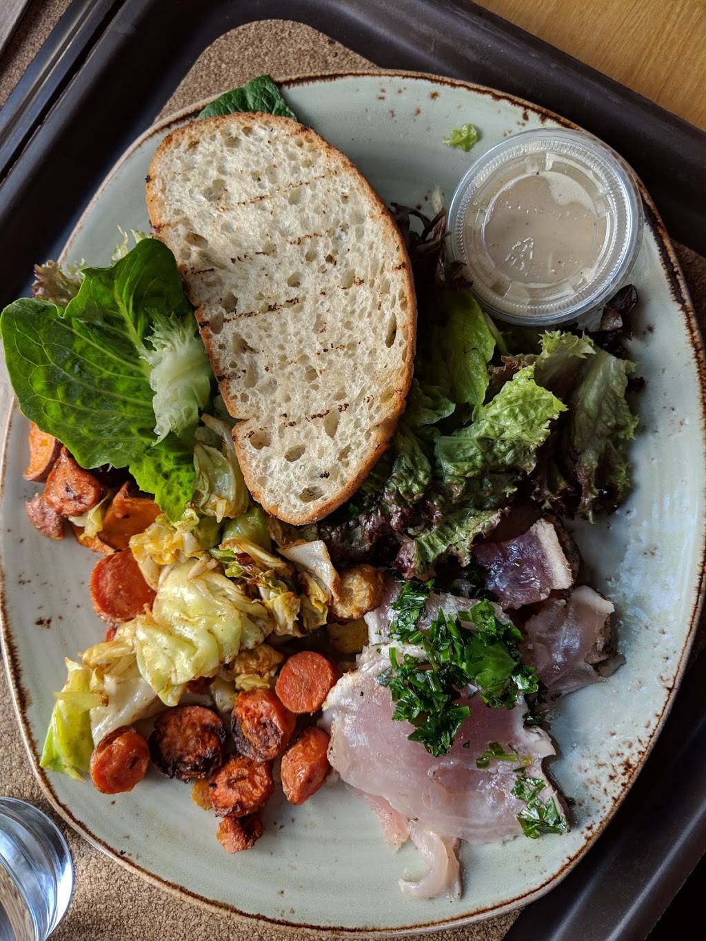 Tender Greens | restaurant | 325 N San Fernando Blvd, Burbank, CA 91502, USA | 8183338340 OR +1 818-333-8340