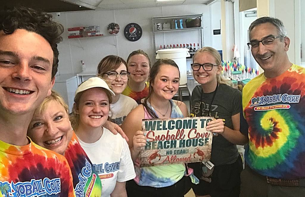 Snoball Cove New Orleans Style Shaved Ice | restaurant | 200 NW Hwy 7, Blue Springs, MO 64014, USA | 8165988146 OR +1 816-598-8146
