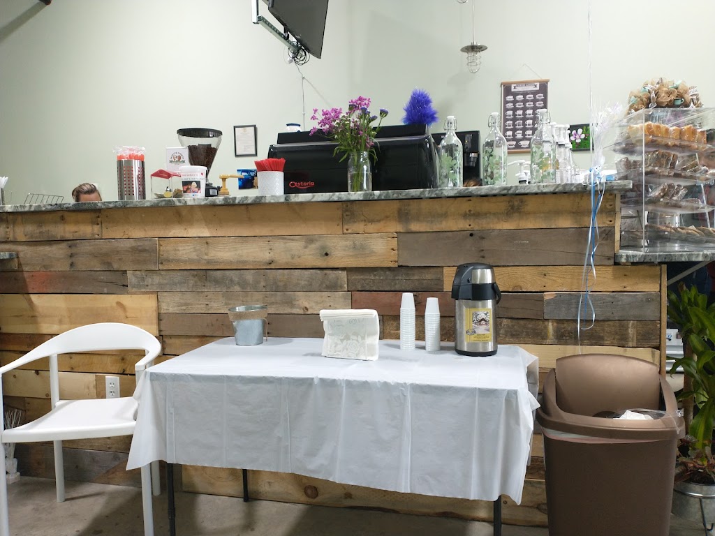 Columbine Coffee House | restaurant | 200 Chickasaw Ridge Dr #24, Oakland, TN 38060, USA | 9014248035 OR +1 901-424-8035