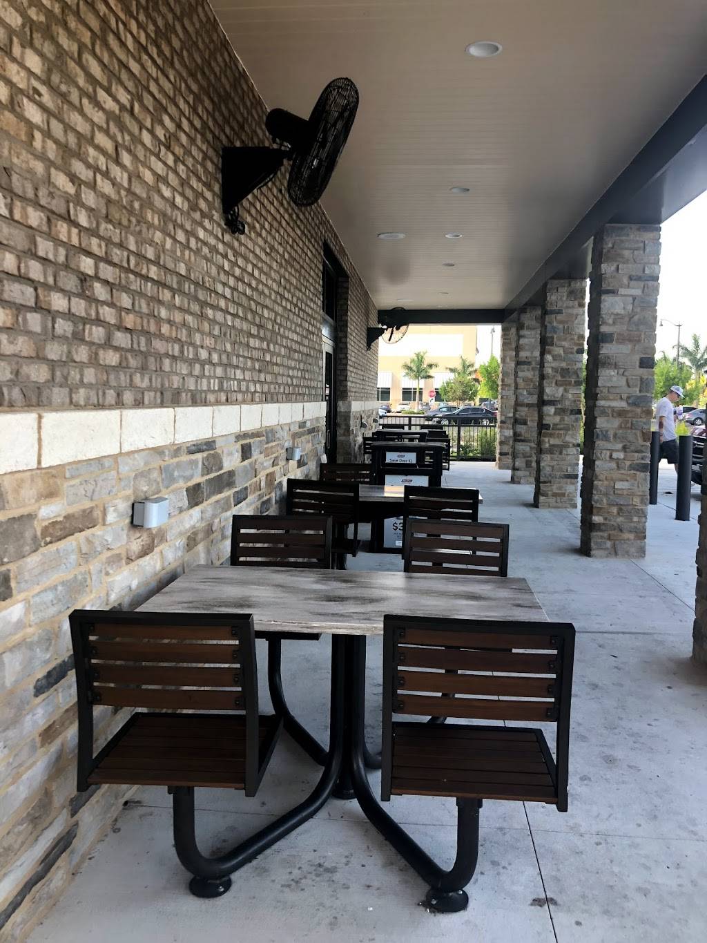 RaceTrac | bakery | 3310 NE 8th St, Homestead, FL 33033, USA | 3052481370 OR +1 305-248-1370