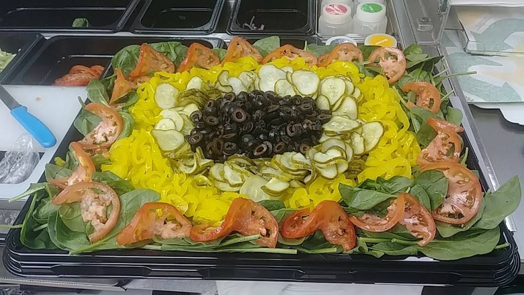 Subway | restaurant | 211 E Main St, Pinckney, MI 48169, USA | 7348785620 OR +1 734-878-5620