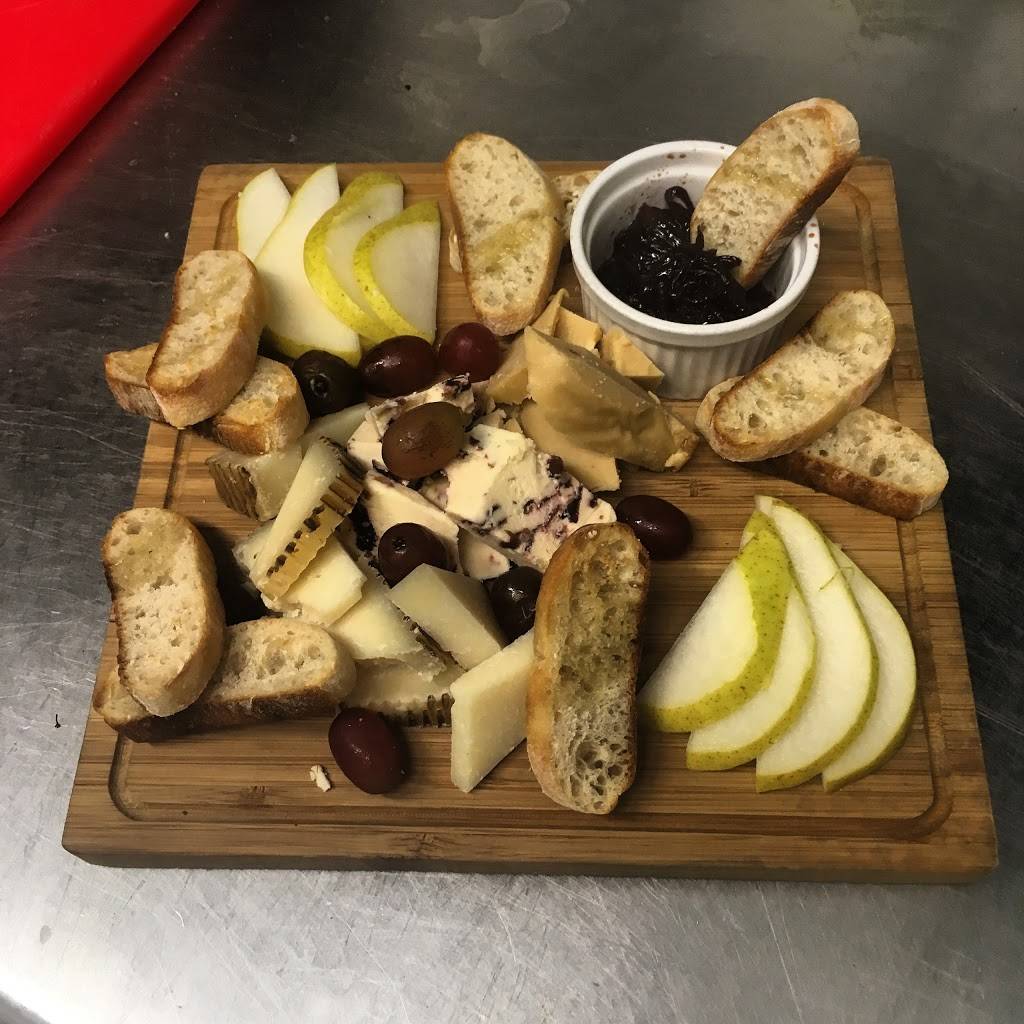 The Capitol Bar | restaurant | 973 King St E, Hamilton, ON L8M 1C3, Canada | 2893891001 OR +1 289-389-1001