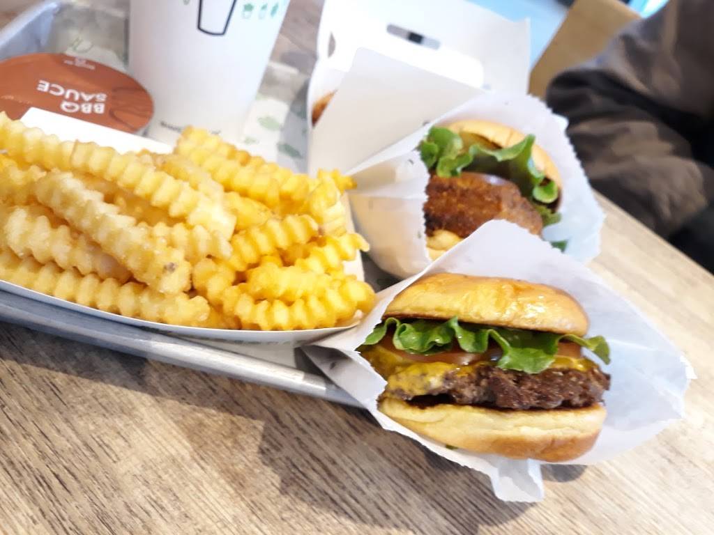 Shake Shack | restaurant | 10250 CA-2, Los Angeles, CA 90067, USA | 4242180076 OR +1 424-218-0076
