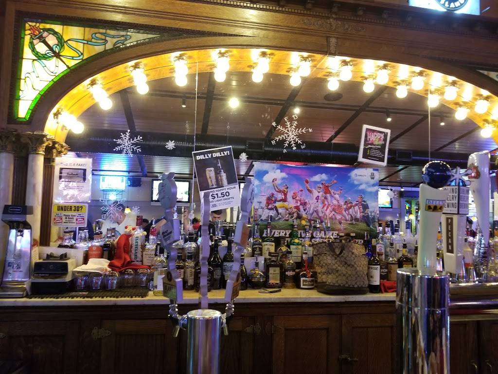 Redhawk Grille | restaurant | 9703, 7481 Auburn Rd, Painesville, OH 44077, USA | 4403544040 OR +1 440-354-4040