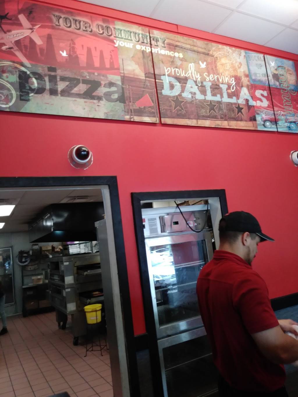 Pizza Hut | restaurant | 2110 E Ledbetter Dr, Dallas, TX 75216, USA | 2143763337 OR +1 214-376-3337