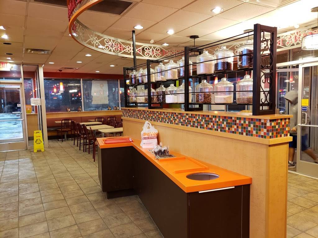 Popeyes Louisiana Kitchen | restaurant | 844 E Roosevelt Rd, Lombard, IL 60148, USA | 6309320200 OR +1 630-932-0200
