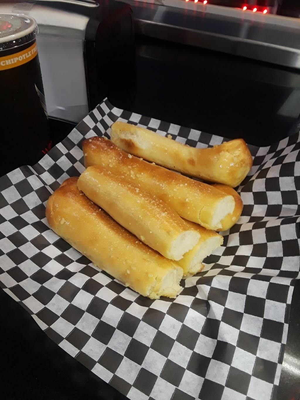 Wings Empire | restaurant | 4737 Federal Blvd, San Diego, CA 92102, USA | 6192551697 OR +1 619-255-1697