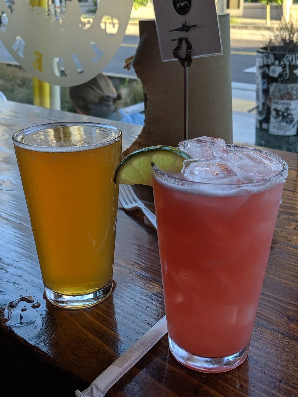 PDX Sliders Division | restaurant | 3101 SE Division St, Portland, OR 97202, USA | 5037195464 OR +1 503-719-5464