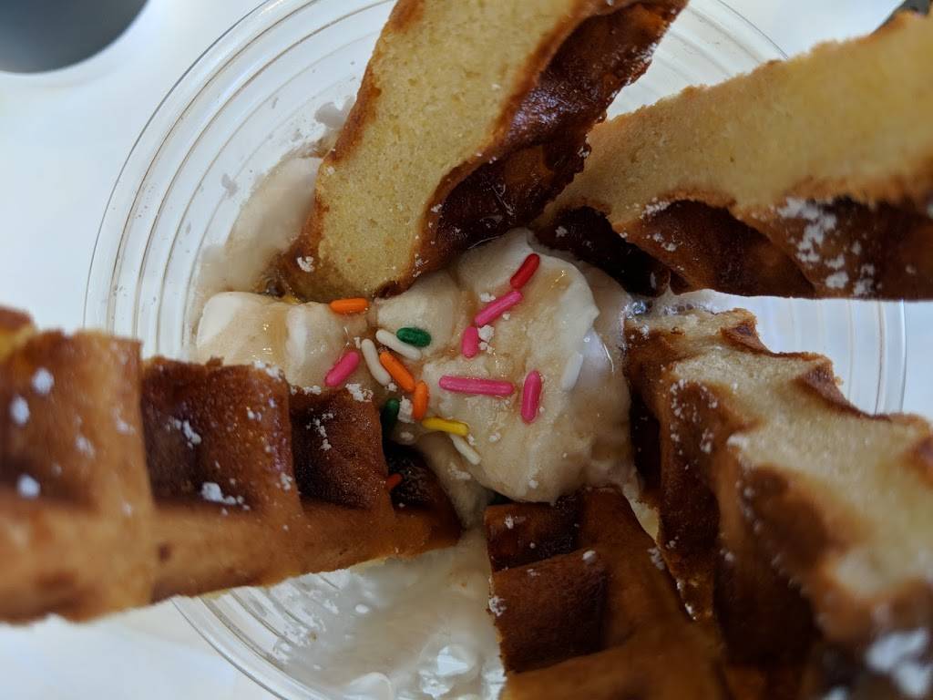 Carrera Cafe | cafe | 8251 Melrose Ave, Los Angeles, CA 90046, USA | 3238523337 OR +1 323-852-3337