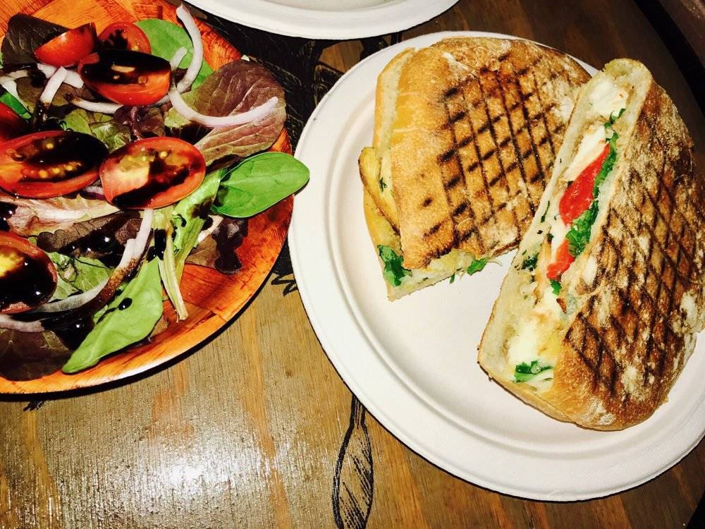 Lombardos of Bay Ridge | restaurant | 279 71st St, Brooklyn, NY 11209, USA | 7182387100 OR +1 718-238-7100